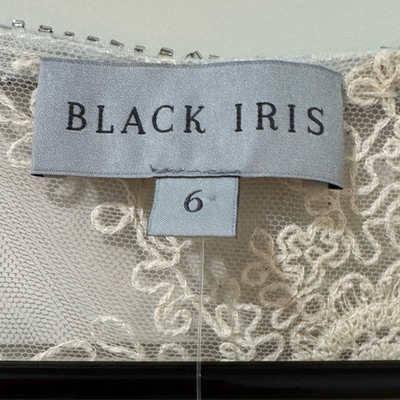 Black Iris Lace Tank Top - Picture 3 of 4